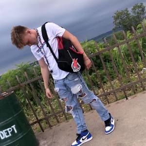 Meet your Posher, Kaine